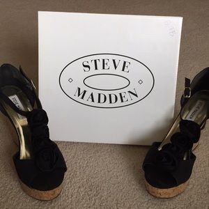 Steve Madden Black Fabric size 9